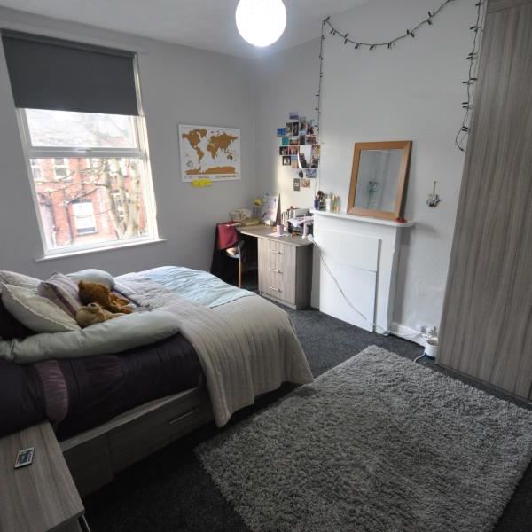 Ebberston Terrace, Hyde Park - Photo 1