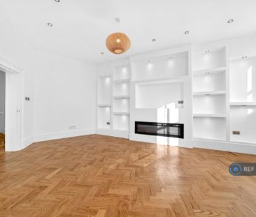 4 bedroom flat to rent - Photo 1