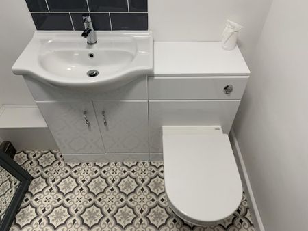 2 bedroom apartment to rent - Photo 4