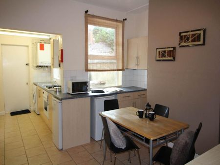 2 bedroom terraced house to rent - Photo 2