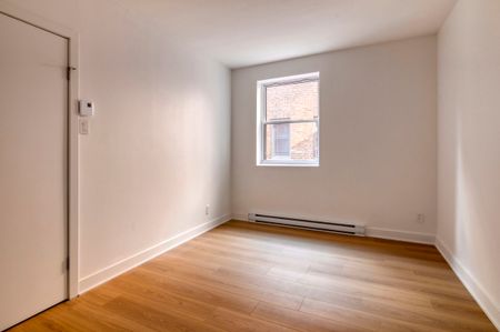 3421 Durocher - Photo 3