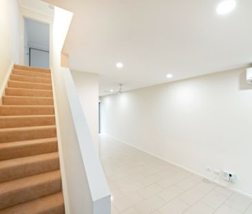 2 Bedroom Townhouse In Great Location - Photo 5