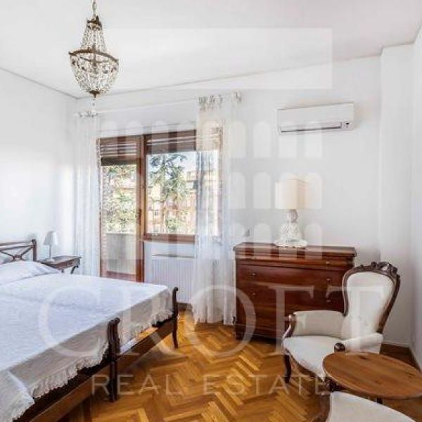 Piccolomini-St-Peters: Spacious 4 bedroom, 5 baths. Large living room, formal dining, terrace with panoramic view of St. Peters, parking, air conditioning. Ref 1490 - Photo 1