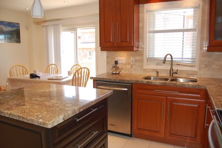 For Lease - 4845 Potomac Court Unit# First and Second Floor, Mississauga, Ontario - Photo 4