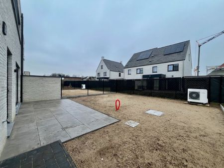 NIEUWBOUWWONING MET 3 SLAAPKAMERS, TUIN EN CARPORT - Photo 5