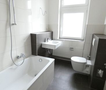 *** Moderne und großzügige 2-Zi-Altbauwohnung mit Loggia im beliebt... - Foto 6