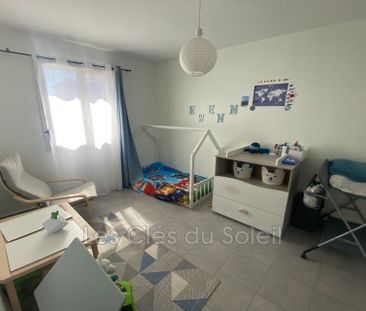 Location Maison 4 pièces 86m² CUERS 83390 - Photo 3