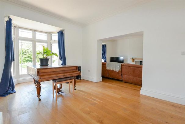 4 bedroom detached house to rent - Photo 1