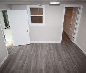 For Lease - 4 Purnell Drive, Hamilton, Ontario - Photo 3