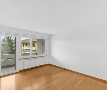 Large 4.5-room apartment with beautiful views for rent in Rüfenacht - Photo 1