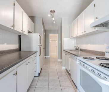 Edmonton Unfurnished Condo Rental in Oliver - River valley and city... - Photo 2