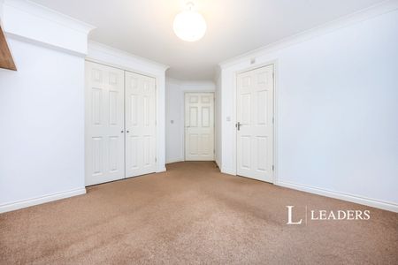 2 bedroom apartment to rent Colossus Way, Bletchley, Milton Keynes, Buckinghamshire, MK3 - Photo 3