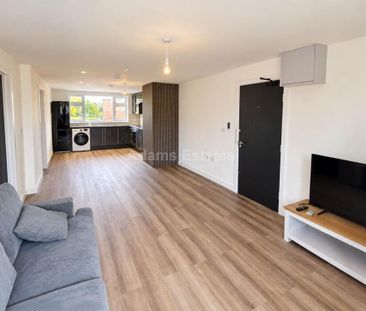 2 bedroom flat to rent - Photo 2