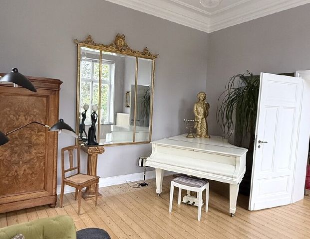 Topmöblierte ‚Bel Etage‘ in bester Lage der Bonner Südstadt - Foto 1