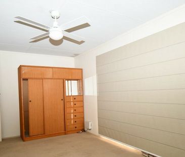 Spacious Family Living with Room to Relax - Photo 4