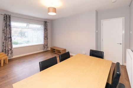 2 Bed Flat, Cairngorm Gardens, AB12 - Photo 2