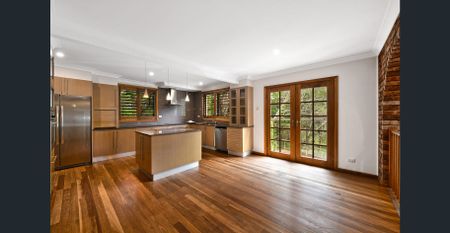 Private Family Home - Photo 3