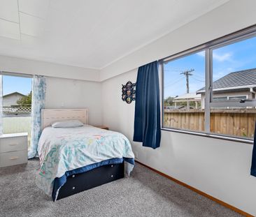 Two Bedroom on Woodhill - Photo 4