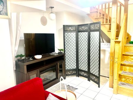 2 bd Basement Suite for Rent in Mississauga, ON - Photo 2