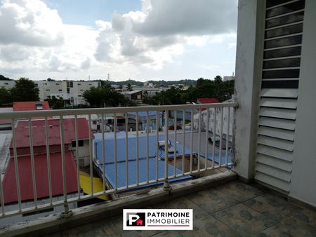 Appartement F3 meublé de 39m2 Abymes - Photo 3