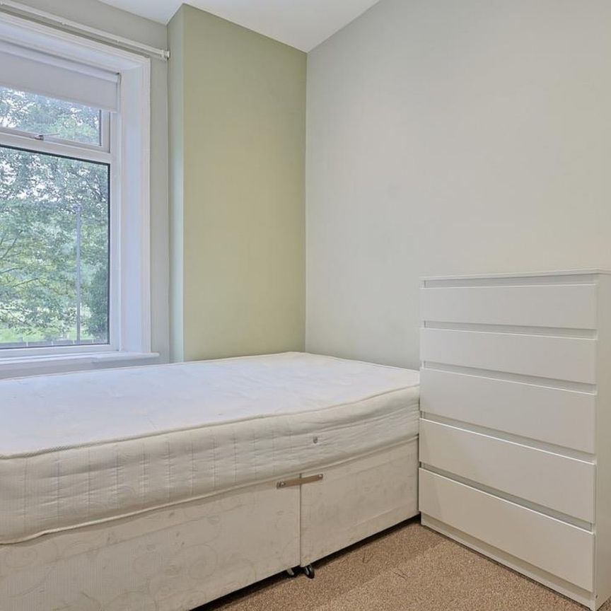 5 bedroom Student Terraced House to rent in Deuchar Street, Newcastle Upon Tyne - Photo 1