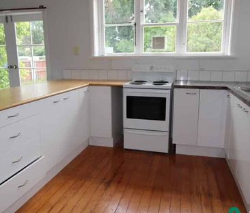 Two Bedroom Home! A Must See For Garden Lovers! - Photo 3