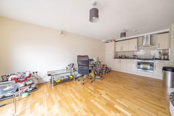 1 bedroom flat to rent - Photo 1