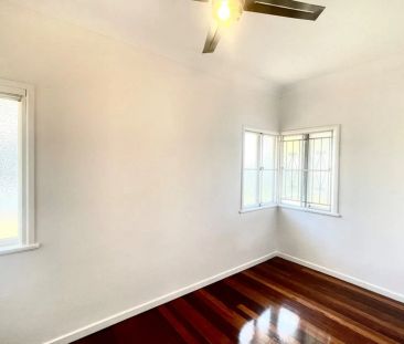 Charming Family Home with Spacious Living and Outdoor Entertaining ... - Photo 4