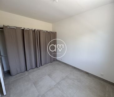 Location Maison 5 pièces 101m² LA CRAU 83260 - Photo 1