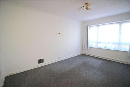 Grove Court, Southbourne Grove, Westcliff-on-sea, Essex, SS0 - Photo 2