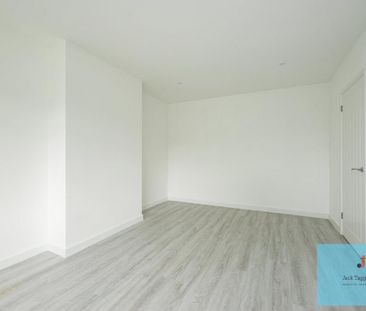 5 bedroom semi-detached bungalow to rent - Photo 6