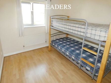 4 bedroom house to rent Dexter Way, Middlewich, CW10 - Photo 5