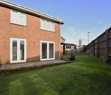 3 bedroom semi-detached house to rent - Photo 6