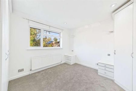 Pendragon Way, Camberley, Surrey, GU15 - Photo 4