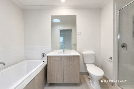 Brand New Townhouse Offering Modern Family Living - Photo 5