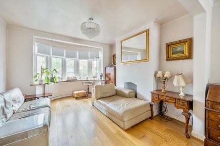 4 bedroom semi-detached house to rent - Photo 3