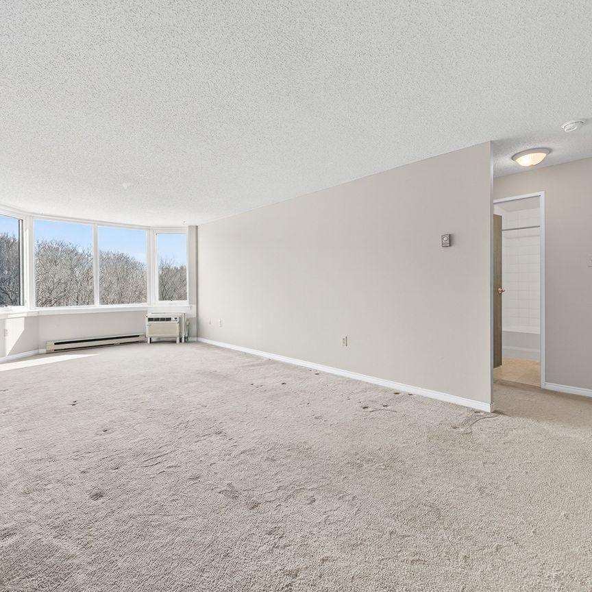 For Lease - 35 Green Valley Drive Unit# 1002, Kitchener, Ontario - Photo 1