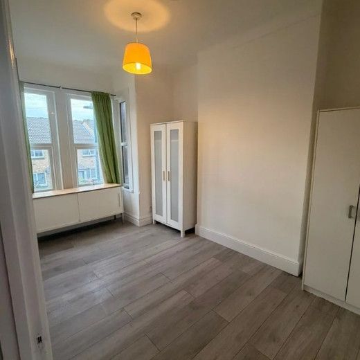 2 Bed Flat, Rochester Avenue, E13 - Photo 1