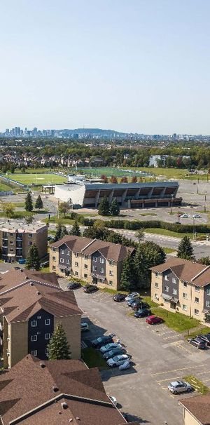 Beau grand logement 4 1/2 à Longueuil complètement rénové - Photo 1