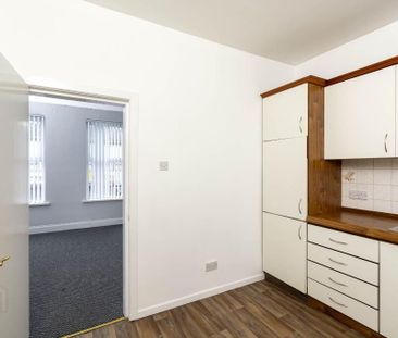 32b Bachelors Walk, Lisburn, BT28 1XN - Photo 1