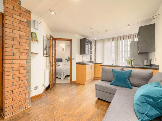 1 bedroom flat to rent - Photo 1
