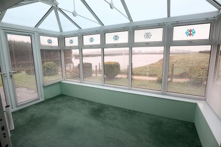 2 bedroom detached bungalow to rent - Photo 2