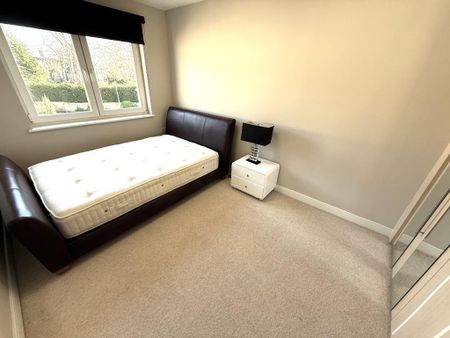 4 bedroom terraced house to rent - Photo 3