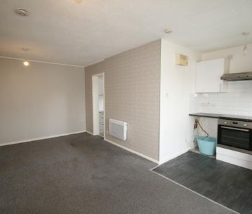 1 bedroom bedsit to rent - Photo 5