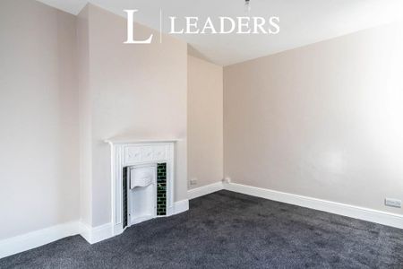 3 bedroom flat to rent - Photo 4