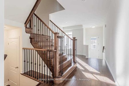 Townhouse For Lease | E8118538 - Photo 4