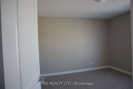 Property For Lease | X8490346 - Photo 3