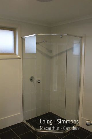 “Private 2 Bedroom Home With Off Street Parking” - Photo 2
