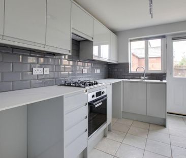 3 bedroom end of terrace house to rent - Photo 5