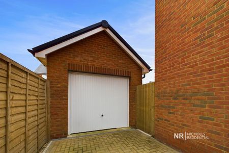 3 bedroom semi-detached house to rent - Photo 4